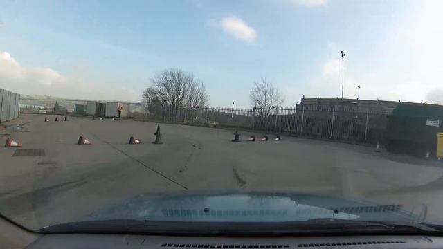 Under 17 Motor Club NW AutoSolo Blackburn Services 15th Feb 2015 Nissan Micra 1.0 Test 9 41.5s смотреть онлайн