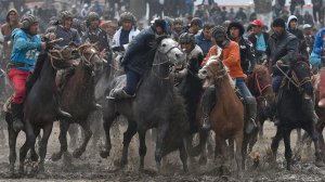 Сто игроков в древнюю игру кок-бору сразились на соревнованиях в Чуйской области