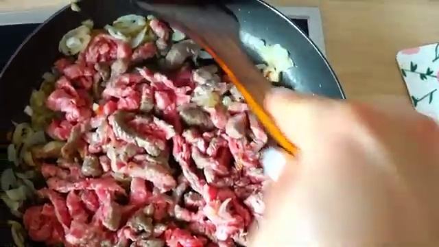 Гатовим дома очень вкусный Бефстроганов из говядины ''BeefStroganoff Recipe'' смотреть онлайн