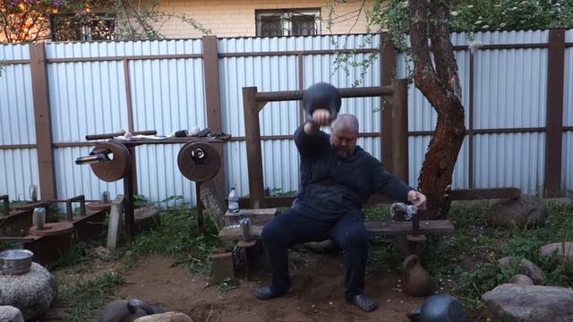 ГИРЯ 70 КГ!ВЗЯТИЕ В СТОЙКУ С ПОЛА И ЖИМ СИДЯ НИЗКО 70 KG KETTLEBELL DEAD CLEAN AND PRESS SEATED смотреть онлайн