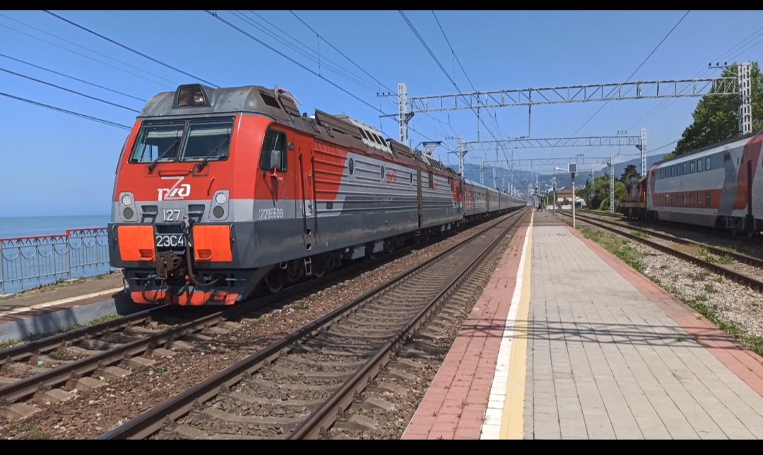 Большой Сочи | Электровоз 2ЭС4К с пассажирским поездом Москва - Адлер | РЖД | Железная дорога