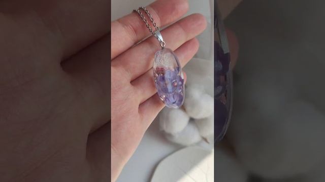 Real hydrangea oval pendant Кулон с натуральной гортензией и озотамнусом в смоле