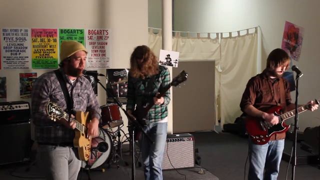 Frontier Folk Nebraska - Tonight a Rainfall, Yesterday's Nightmare (1/13/12 at Galaxy CDs) смотреть онлайн