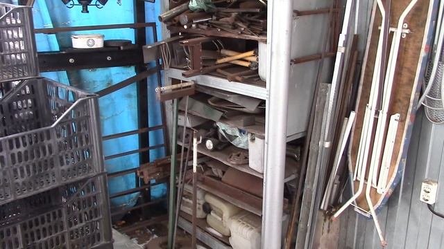 Навес из поликарбоната рядом с мастерской. Своими руками.