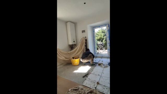 We fit our NEW KITCHEN! Renovating our apartment Part 5! смотреть онлайн