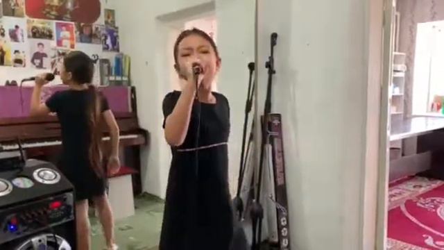 Сонурова Адэлина песня:"Venus"исполнитель: Shoking Blue" автор песни: Edward Marshall" смотреть онлайн