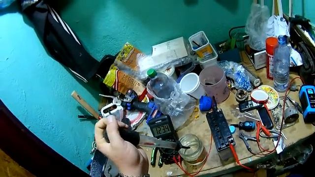 Подготовка аккумулятора к зиме. Замена электролита, зарядка. смотреть онлайн