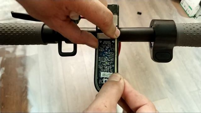 Установка дисплея второй версии на самокат xiaomi смотреть онлайн