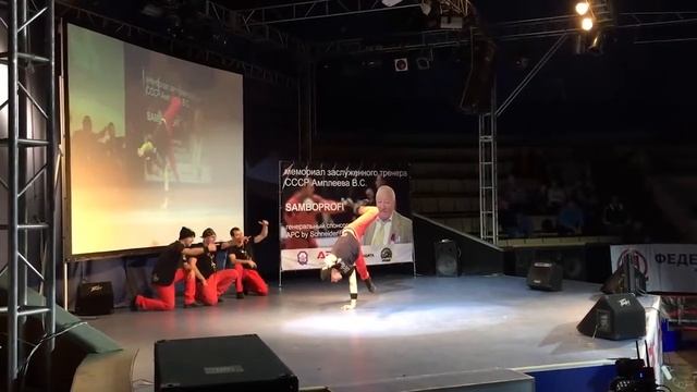 Брейк данс коллектив смотреть онлайн