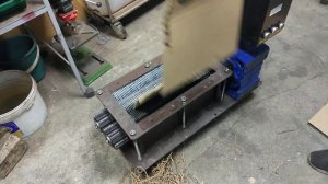 шредер для полосок из картона (Станок РАДИС 2В-4кВт-400) наполнитель из картона