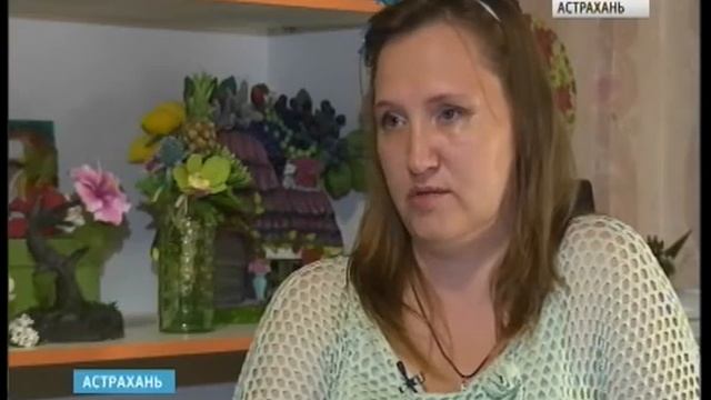 В Астрахани бывший бухгалтер создаёт цветы из фарфора смотреть онлайн