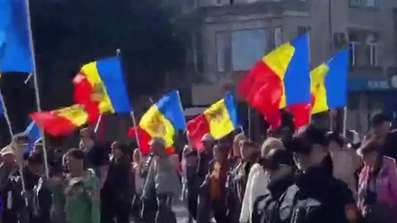В Кишиневе прошел новый митинг с требованием отставки президента Молдавии Майи Санду