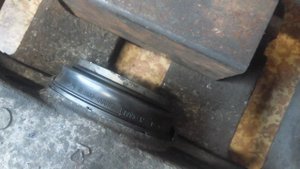 Возврат поршня в суппорте. Воздух