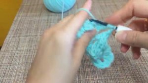 красивая Объёмная коса крючком как связать косу из пышных столбиков видео описание подробное