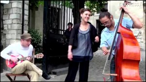 ZAZ "Je veux" acoustic street live