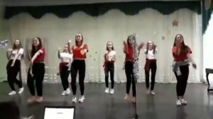 НОВОГОДНИЙ ФЛЕШМОБ 7-Б класса "11 школа"Полтава