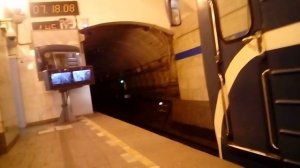 СПб Метро: Состав типа 81-717.5П/81-714.5П «Пришелец», на станции: «Проспект Просвещения».