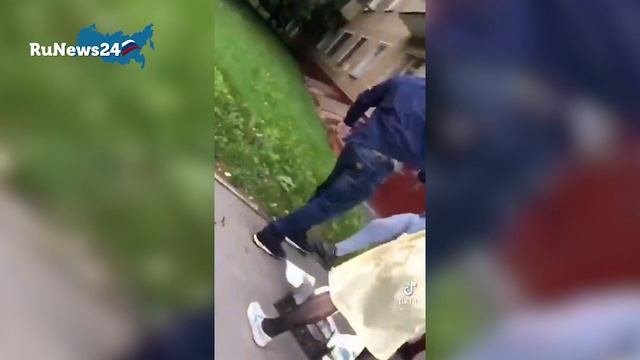 Мужчина дал пощечину девочке