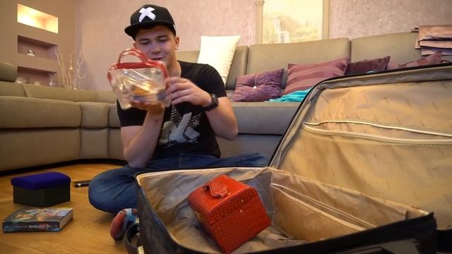 Купил на аукционе потерянный чемодан жены миллионера смотреть онлайн