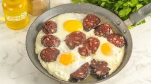 Яичница с кровяной колбасой