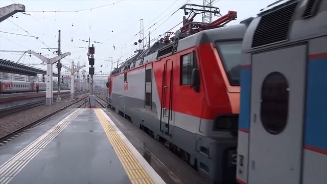 Электровоз ЭП20 флагман пассажирских локомотивов России.