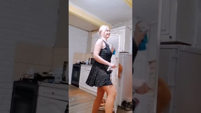 Вечер в деревне каждого дня... смотреть онлайн