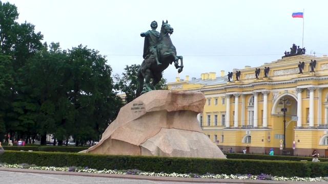Прогулка по Санкт-Петербургу...Памятники и скульптуры, серьёзные и весёлые!