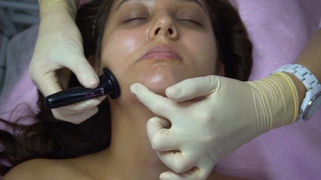 Вакуумный массаж лица банками Si-Line смотреть онлайн