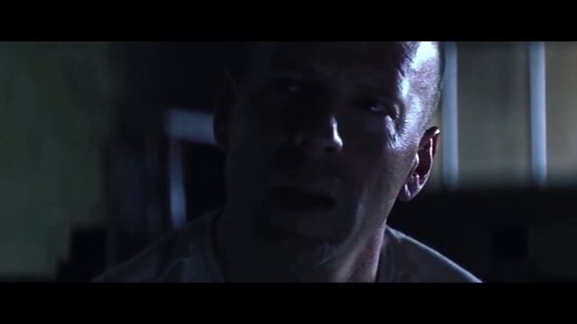 Брюс Уиллис в фильмах «Неуязвимый» и «Стекло» смотреть онлайн