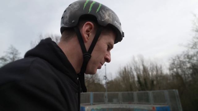 BACK ON THE TRIALS BIKE - URBAN MTB TRIAL RIDING смотреть онлайн