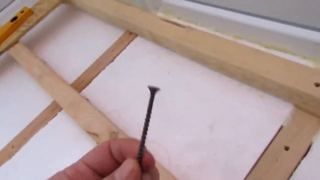 Пол на балконе своими руками. Лаги+пенопласт