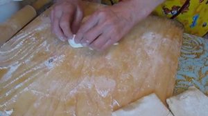 ВАТРУШКИ С КАРТОШКОЙ ИЗ СЛОЕНОГО ТЕСТА