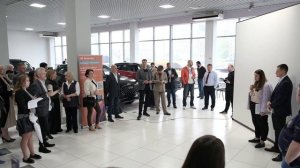 Премьера продажи крупного автодилерского центра.  Продажа Автомобильного салона Санкт-Петербург