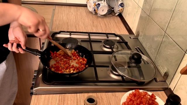 ШАКШУКА В СКОВОРОДЕ / ВКУСНАЯ ИЗРАИЛЬСКАЯ ЯИЧНИЦА / РЕЦЕПТ ШАКШУКИ