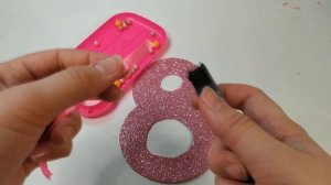 Простая открытка на 8 Марта Восьмерка из фоамирана