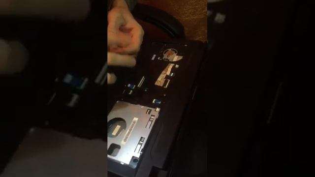 Как отремонтировать кулер ноутбука, если он стал дребезжать. How to Replace Lenovo Laptop CPU Coole смотреть онлайн