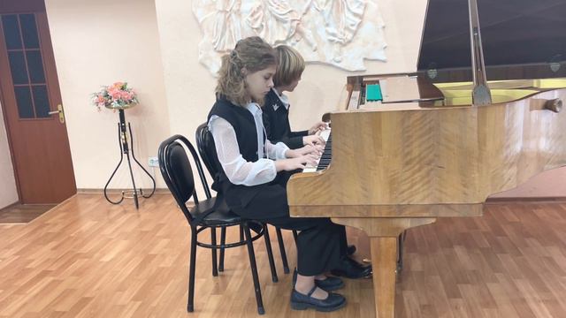 Капустина Елизавета, Ходченков Елисей - И. Тамарин "Старинный гобелен"