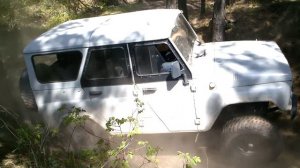 УАЗ Хантер против Сузуки Джимни на бездорожье