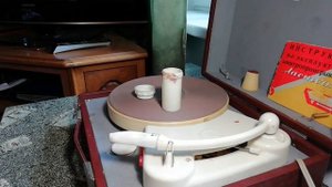 Обзор электропроигрывателя ''Ласточка'' 1957г. демонстрация работы.