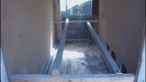 Курятник на даче своими руками собирая яйца The hen house in the country with their hands collectin