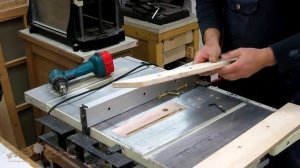 Универсальный прижим-толкатель для циркулярной пилы. Часть 1.  Каретка