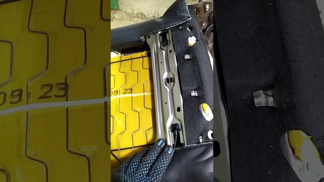 Съем пластиковые крышки на сиденья Киа спортейдж. I removed the plastic on the Kia sportage seats. смотреть онлайн