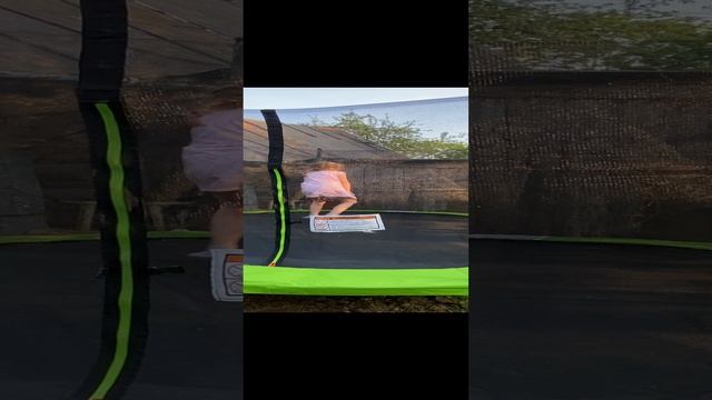 За отличную учебу БАТУТ в Подарок #shorts смотреть онлайн