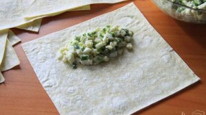 Жареный лаваш с яйцами и зеленым луком