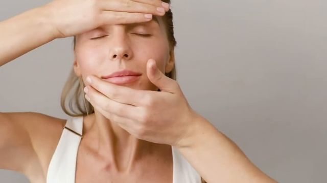 Resurfacing Glow Toner смотреть онлайн