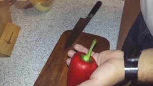 Как почистить болгарский перец