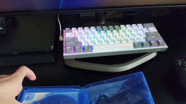 God of War Ragnarok playstation 4 slim || обзор диска || как игра идет на паст ген консоли? смотреть онлайн