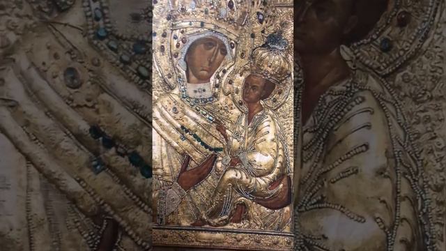 СТАРОРУССКАЯ ИКОНА БОГОРОДИЦЫ В ТИХВИНЕ