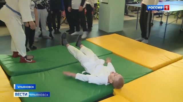 У детей поселка Мостовая появилась возможность научиться постоять за себя смотреть онлайн