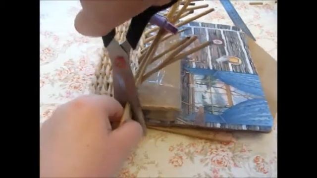 Ключница из газетных трубочек. Урок 7. Плетем карман ключницы из газет. смотреть онлайн